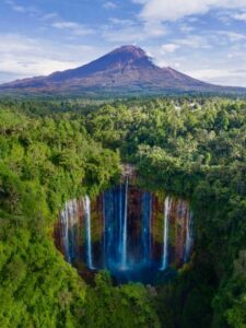 tumpaksewu waterfall
